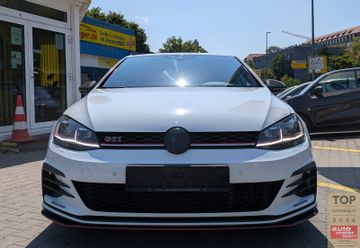 Volkswagen Golf - 2