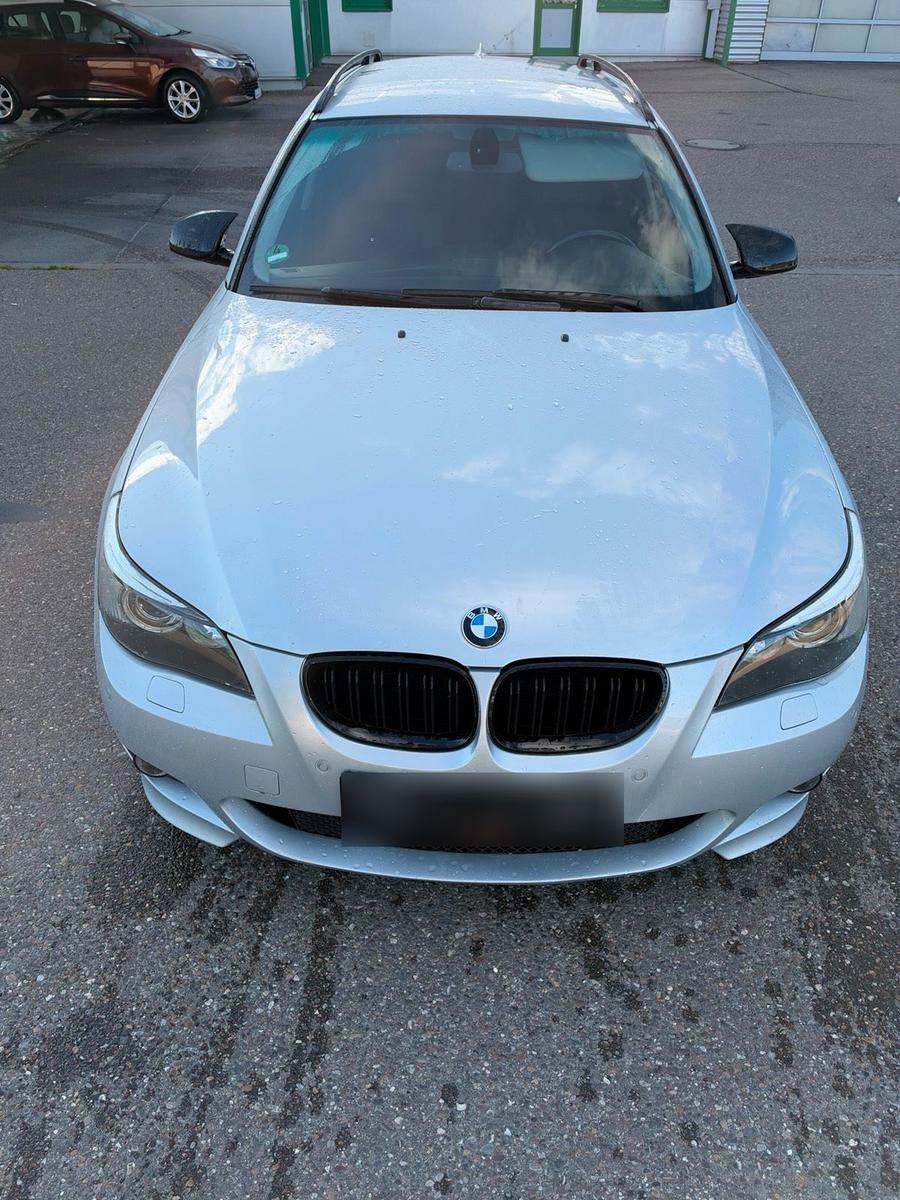 BMW 530 2006 — вигляд ззаду