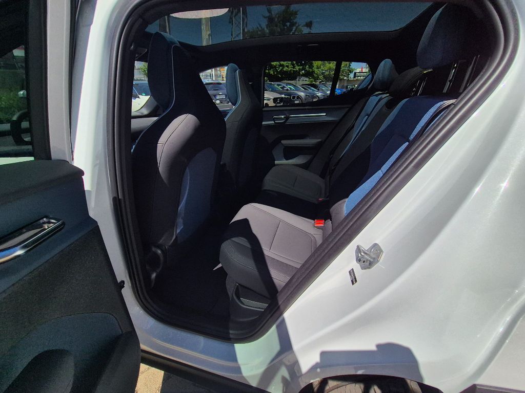 Fahrzeugabbildung Volvo EX30 Cross Country Twin Motor Perform. Ultra