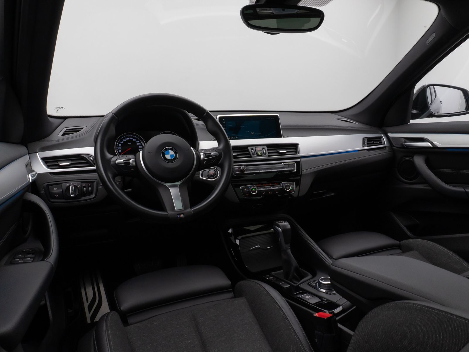 Fahrzeugabbildung BMW X1 xD25e M Sport Panorama DAB Navi LED 18Zoll