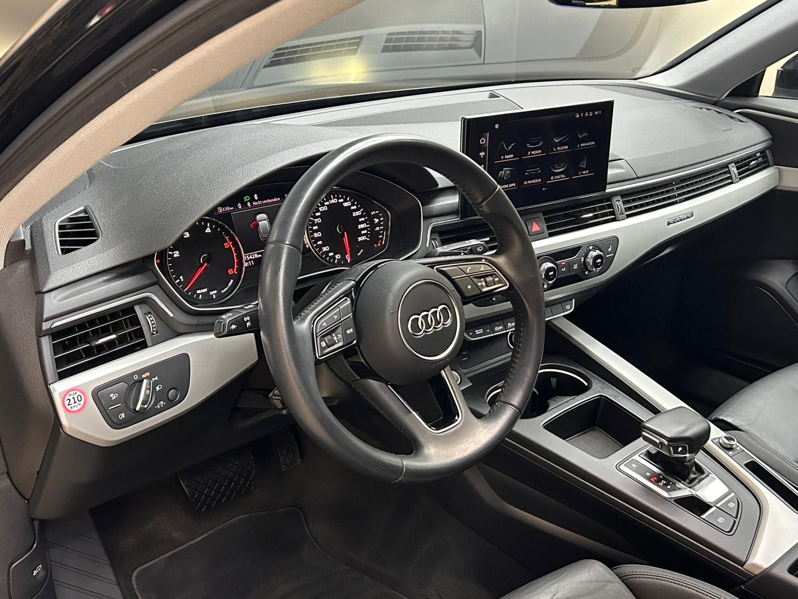 Fahrzeugabbildung Audi A4 45 TDI Quatt Tipt Sport LEDER+SHZ+NAV+LED+ACC