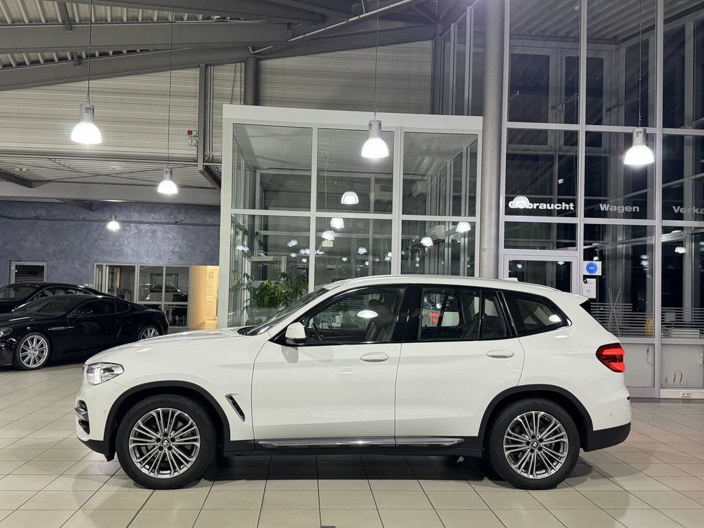 Fahrzeugabbildung BMW X3 xD20d LuxuryLine Kamera HiFi DAB Sport 19Zoll