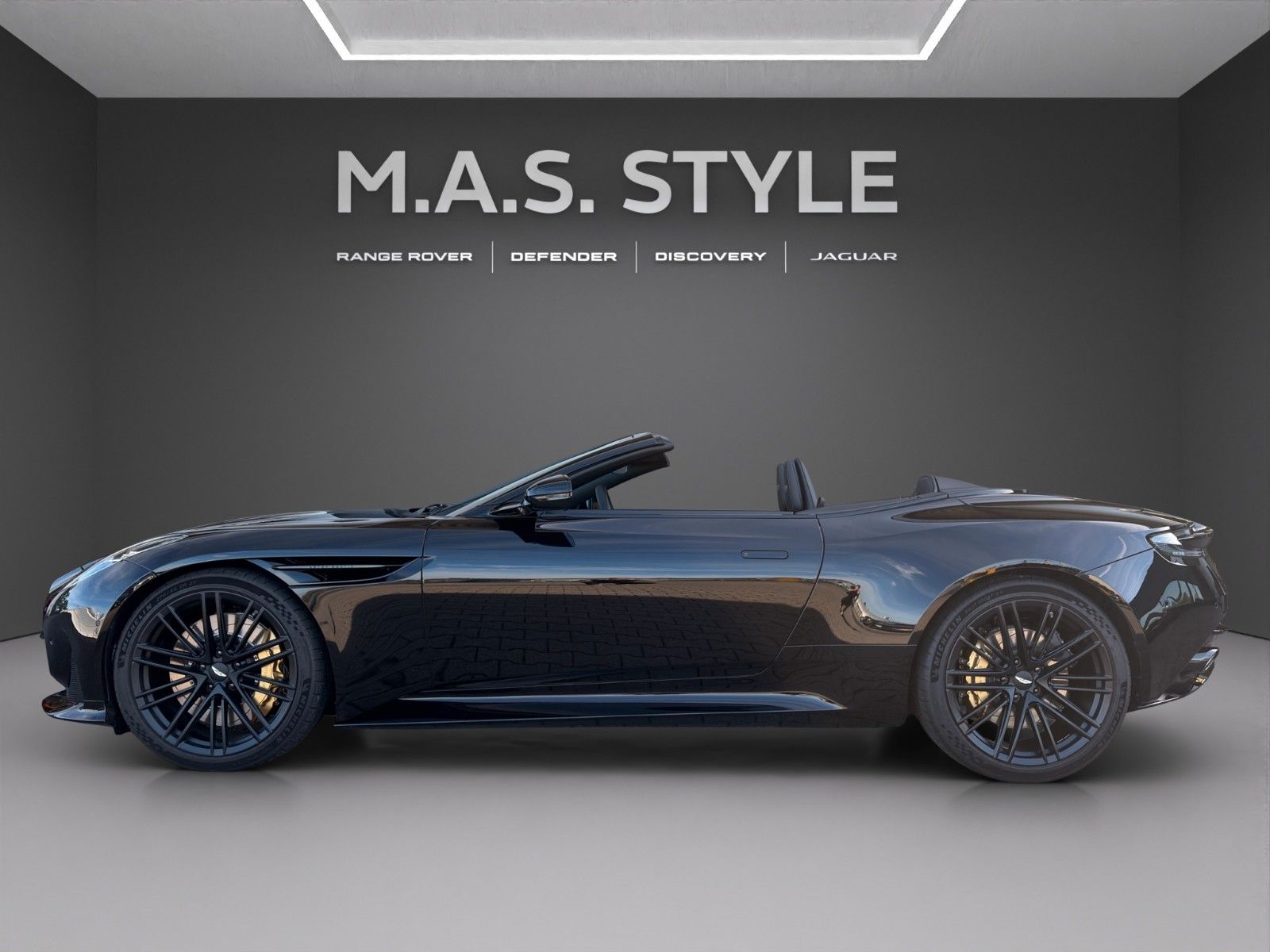 Fahrzeugabbildung Aston Martin DB12 4.0 V8 Volante PPF Bowers & Wilkins