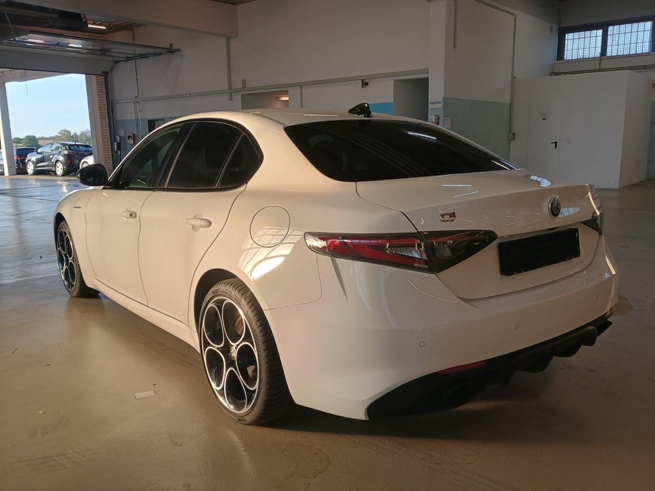 Alfa Romeo Giulia Veloce Q4 LED-MATRIX+ACC+KAM+SHZ+LEDER+, миниатюра 3