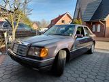 Mercedes-Benz 260 Neu lackiert | Rostfrei | Unfallfrei - Mercedes-Benz 260 von privat