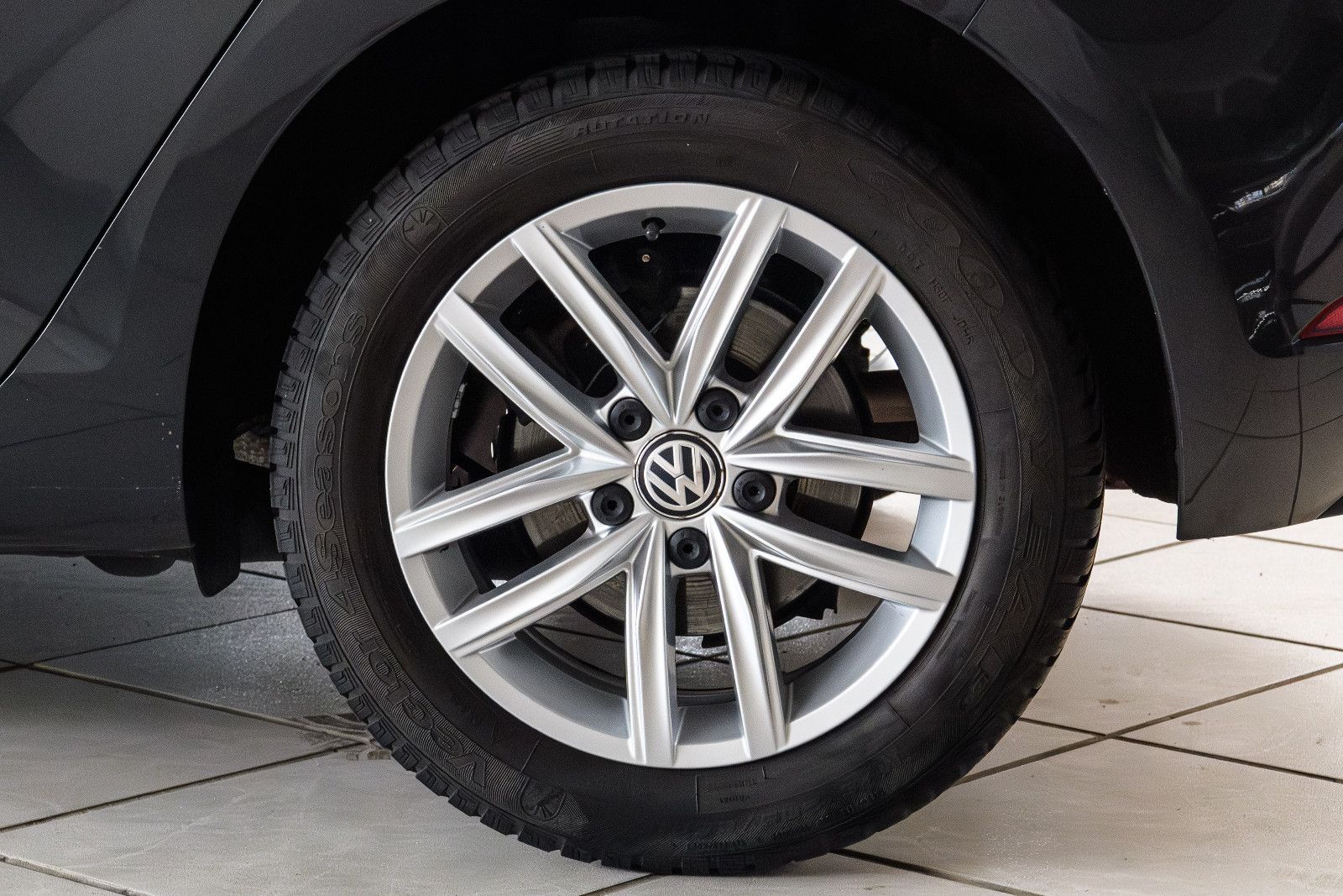 Fahrzeugabbildung Volkswagen Golf VII1.0l TSI Comfortline + GJR + Klima