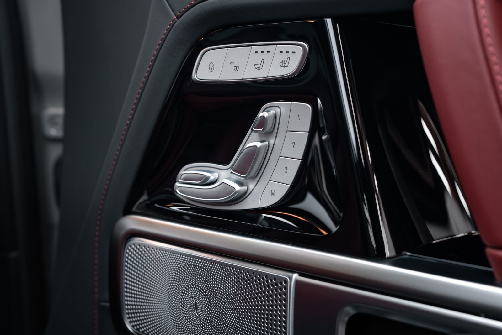 Fahrzeugabbildung Mercedes-Benz G 63/MY 2027/ SUPERIOR/CARBON