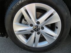 VW Golf VIII 1.5 TSI Life LED Navi Rfk DAB 16'' Lan VW Golf VIII 1.5 TSI Life LED Navi Rfk DAB 16'' Lan