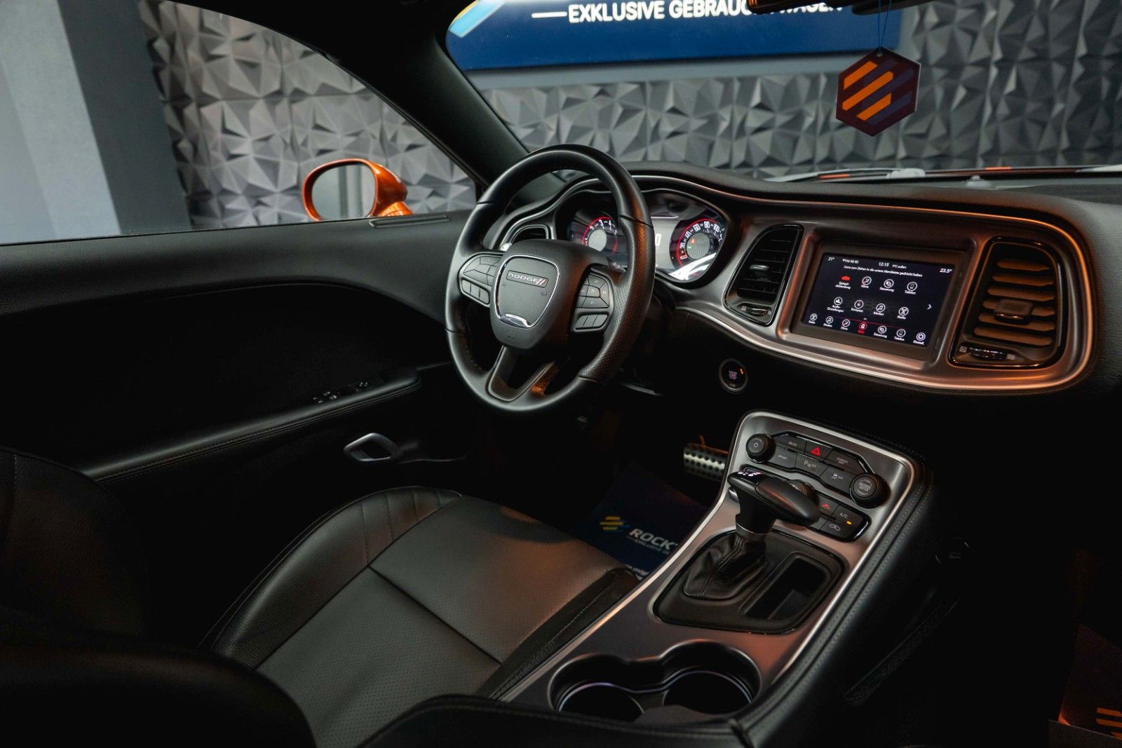 Fahrzeugabbildung Dodge Challenger 5.7 V8 R/T SRT WIDE BODY *LED*19%*