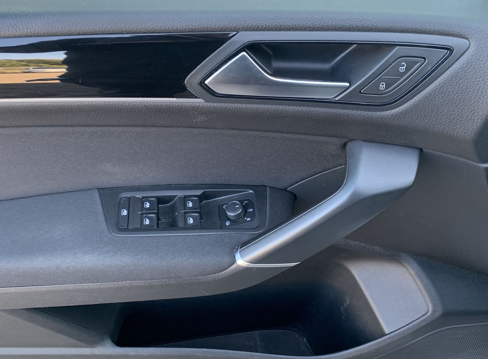 Fahrzeugabbildung Volkswagen Touran 2.0 TDI*LED*Navi*AHK*Pano*STHZ*Cam*Spur*