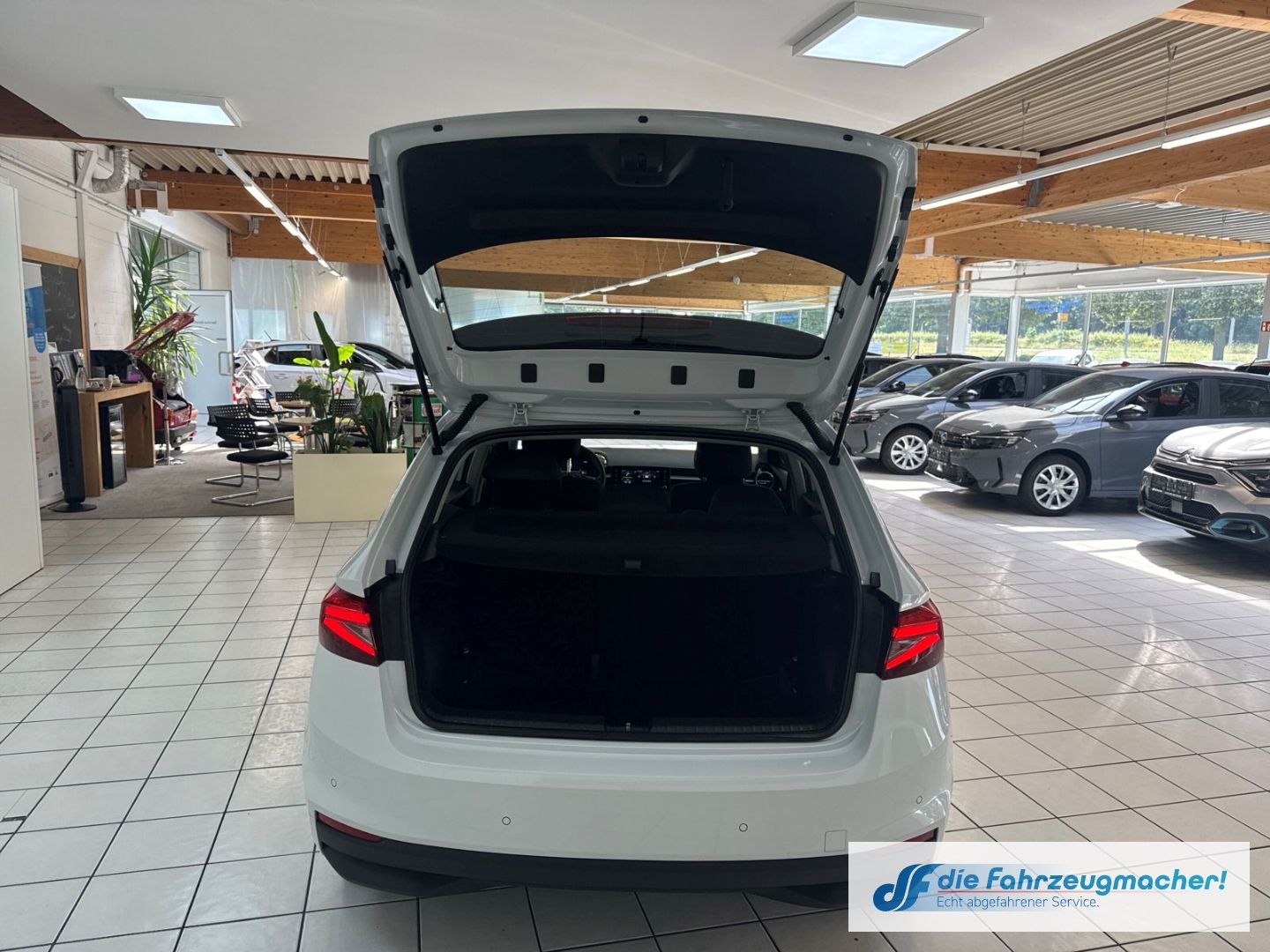 Fahrzeugabbildung SKODA Fabia Selection LED Sperrdiff. ACC Apple CarPlay