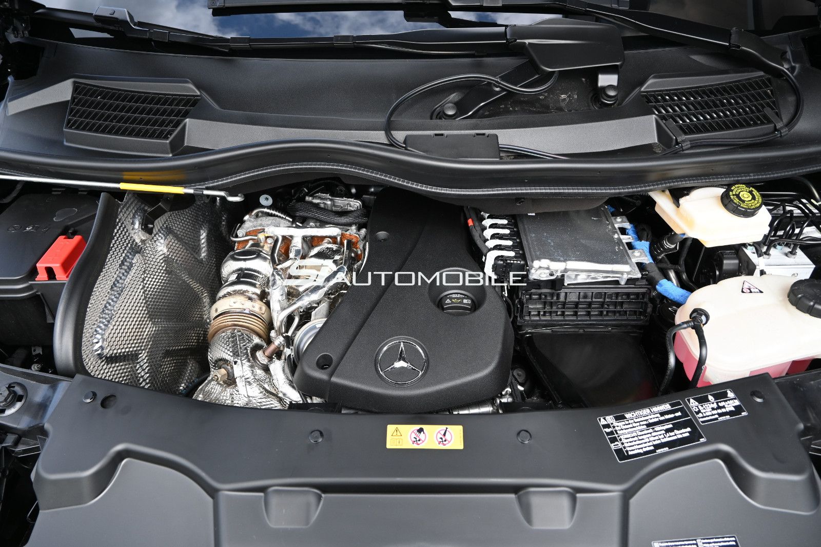 Fahrzeugabbildung Mercedes-Benz Vito 119 CDI 4x4 PRO Extralang Tourer °ACC°STHZ°