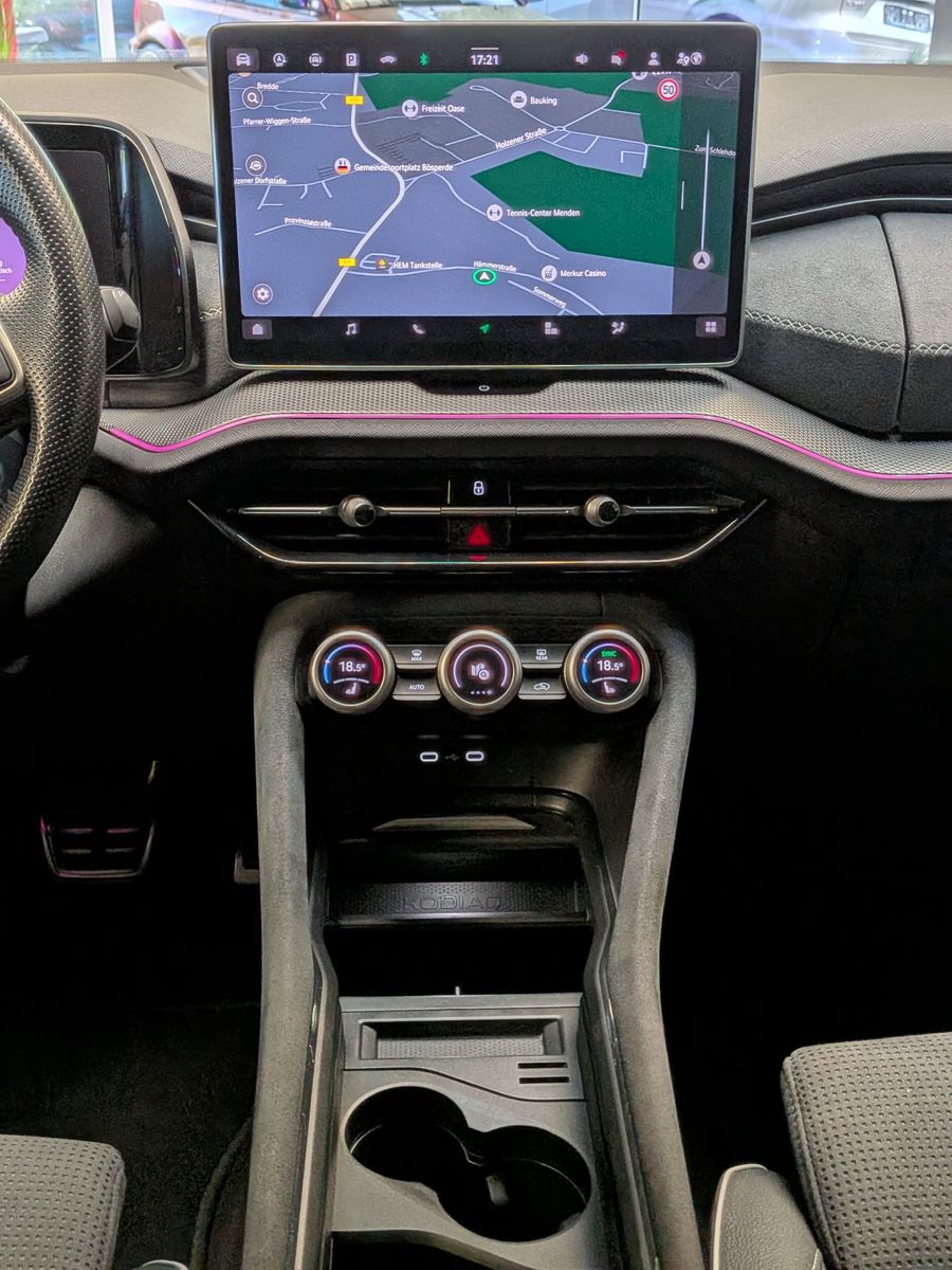 Fahrzeugabbildung SKODA Kodiaq 2.0TDI SPORTLINE*MEMOR*CAM*LED*ACC*7-SITZ