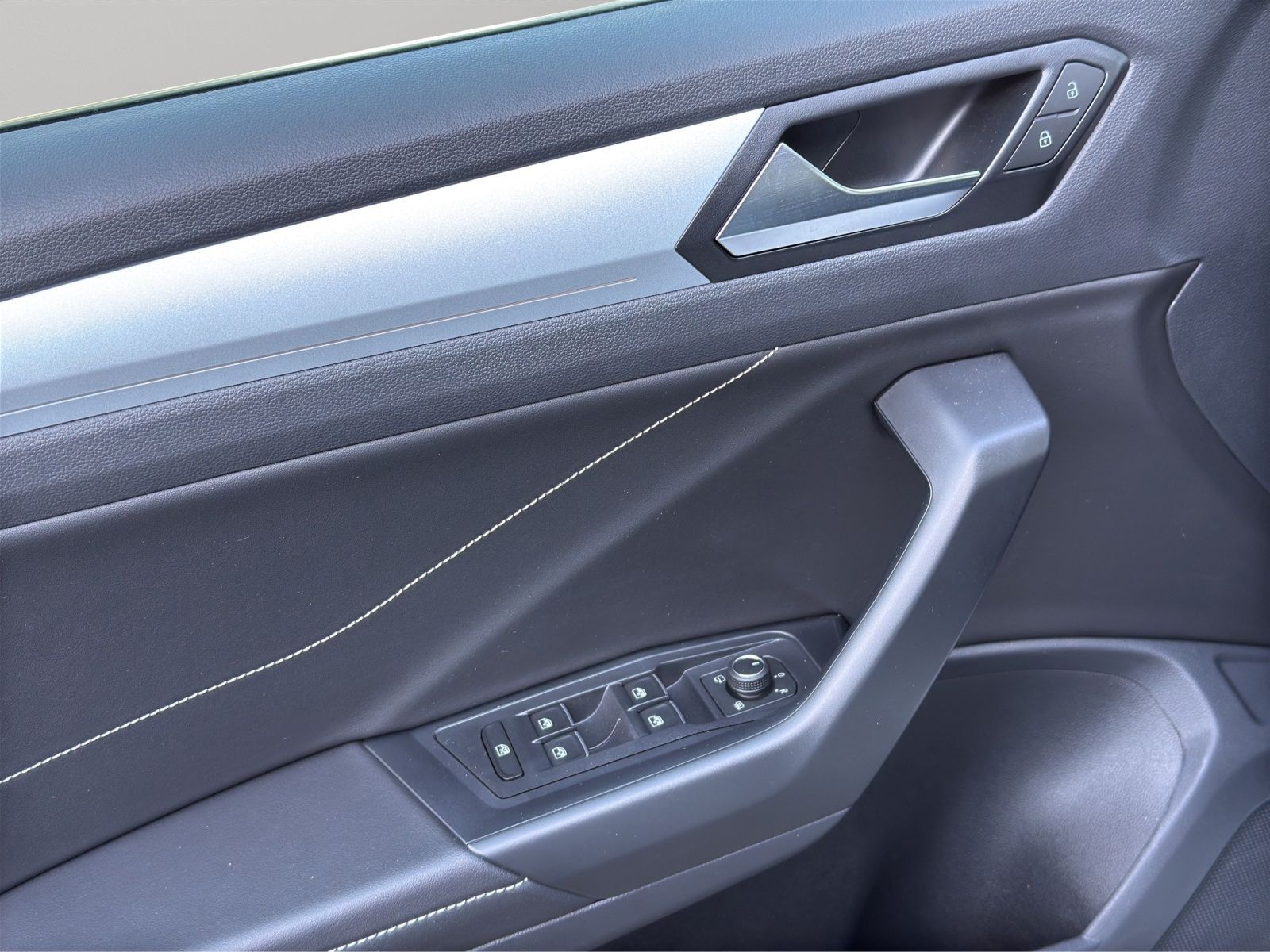 Volkswagen T-Roc - Bild 13
