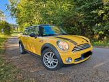 MINI Mini Cooper R56 - MINI MINI mit Benzin-Antrieb: Gelb, Kleinwagen