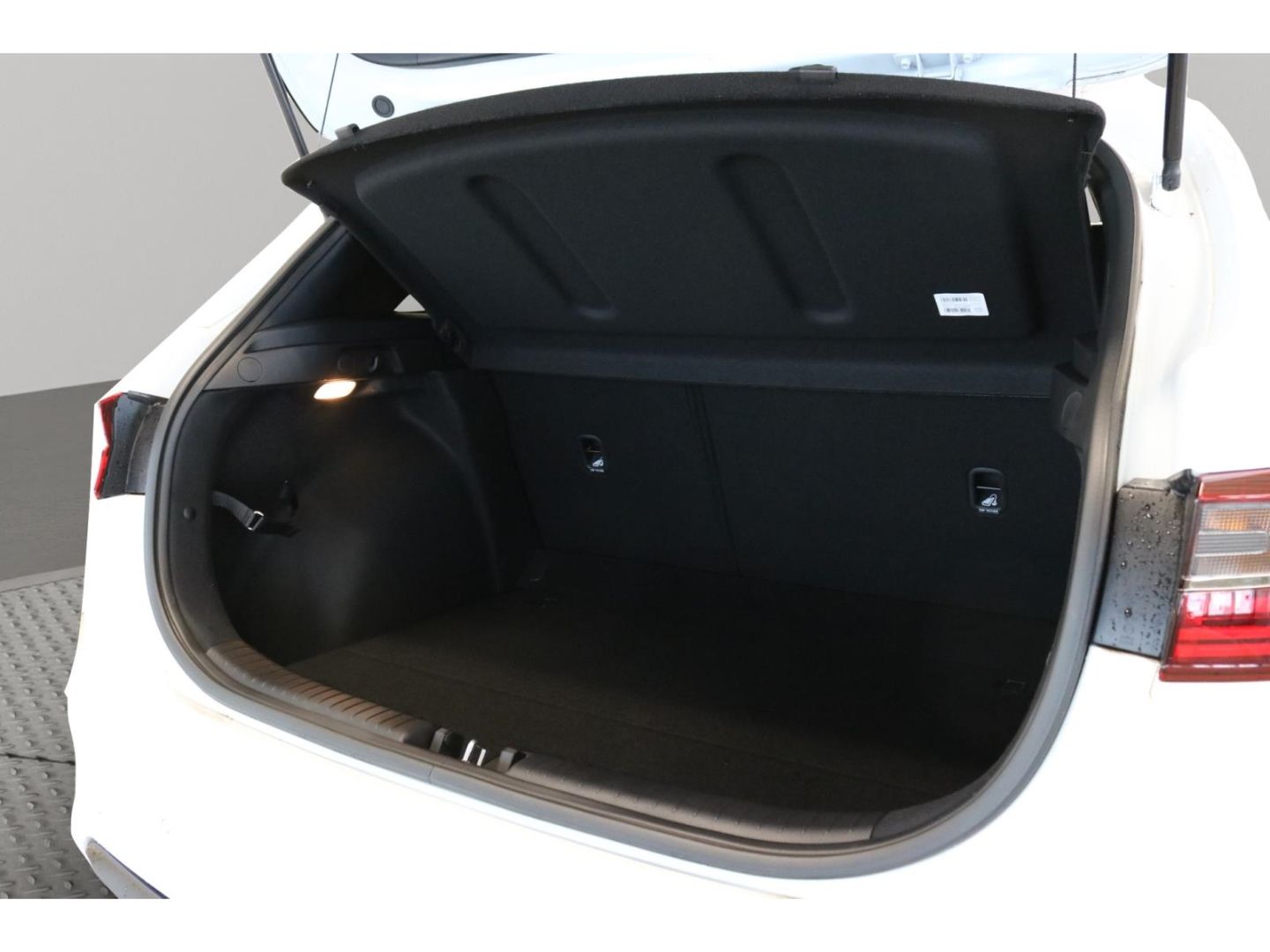 Fahrzeugabbildung Kia Ceed Ultimate Edition 1,5 T-GDi 48 V LED 17 Zoll