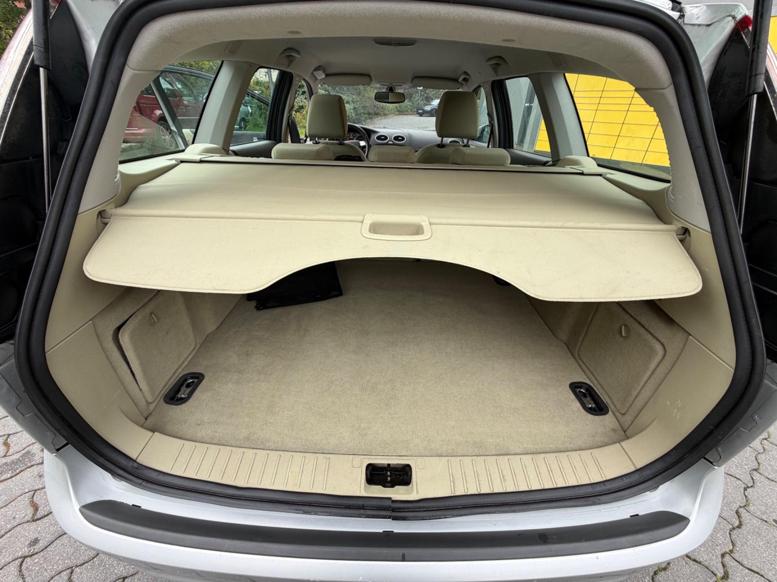 Ford Focus 2008 — photo 25