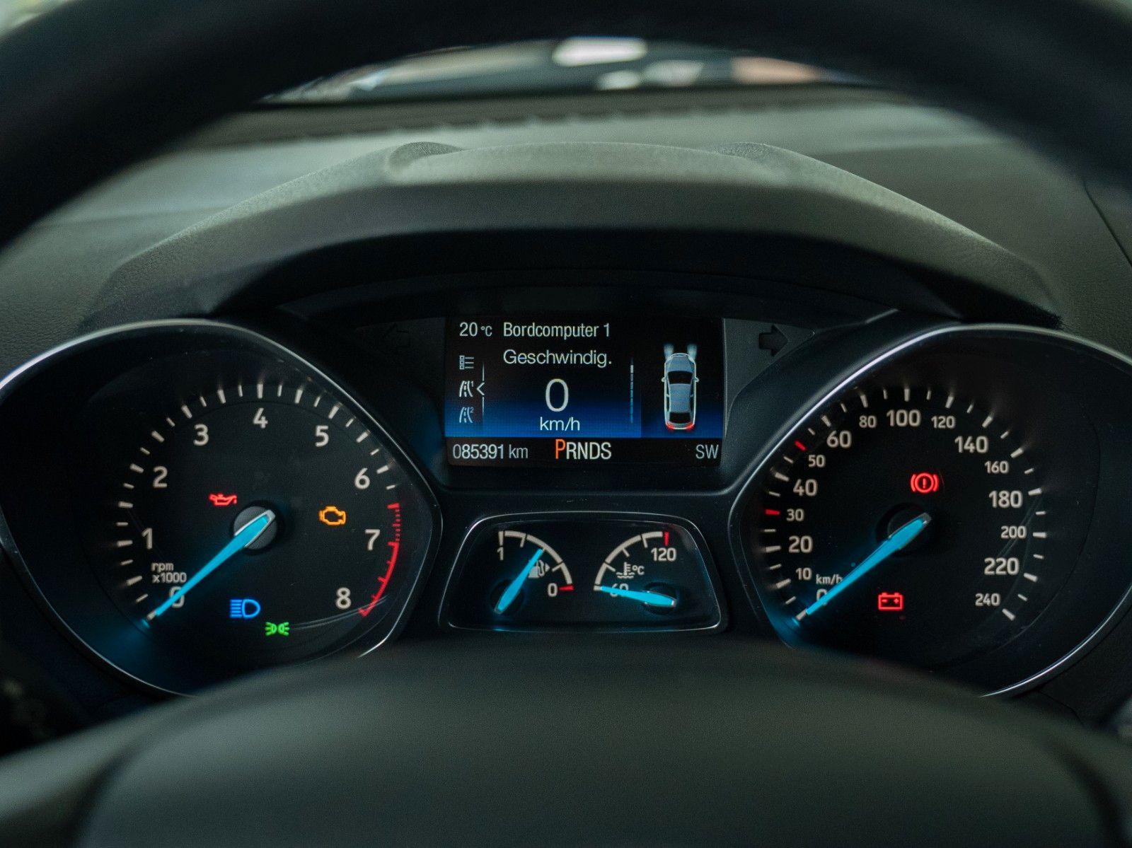 Fahrzeugabbildung Ford Kuga Titanium AUTOM./ALLRAD/NEUER MOTOR MIT 0 KM