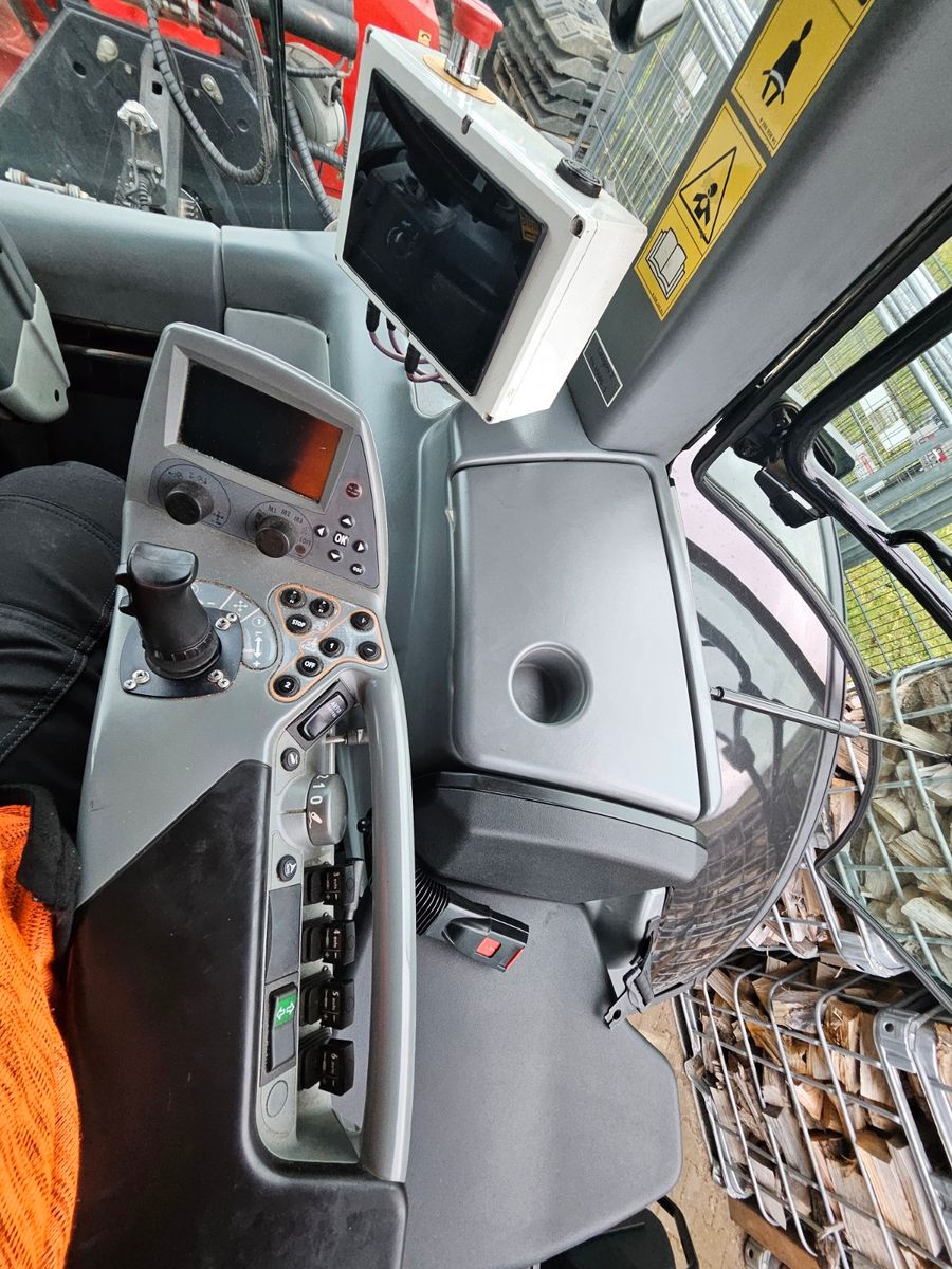 Fahrzeugabbildung Valtra Valtra S374 / 5.590h / Rückfahreinrichtung