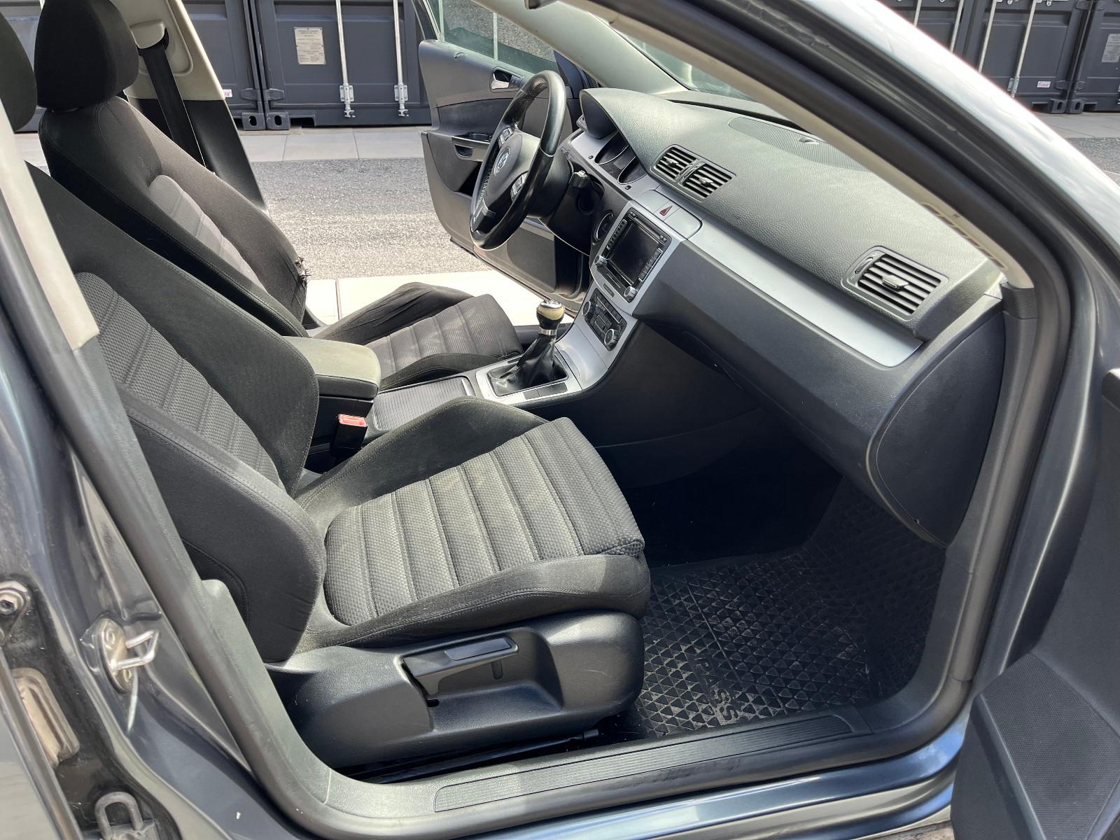 Volkswagen Passat 2010 — photo 21