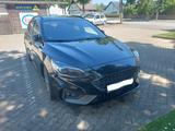 Ford Focus 2,3 EcoBoost ST Styling-Paket Turnier ... - Ford Focus: Styling