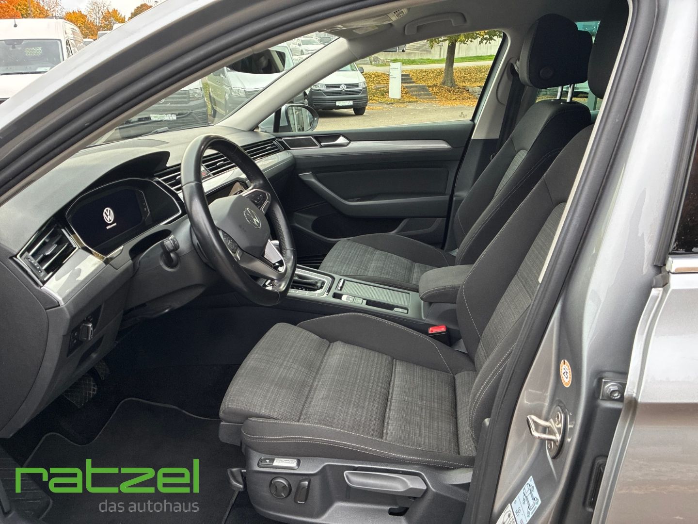 Fahrzeugabbildung Volkswagen Passat Variant 2.0 TDI DSG Business AHK-klappbar