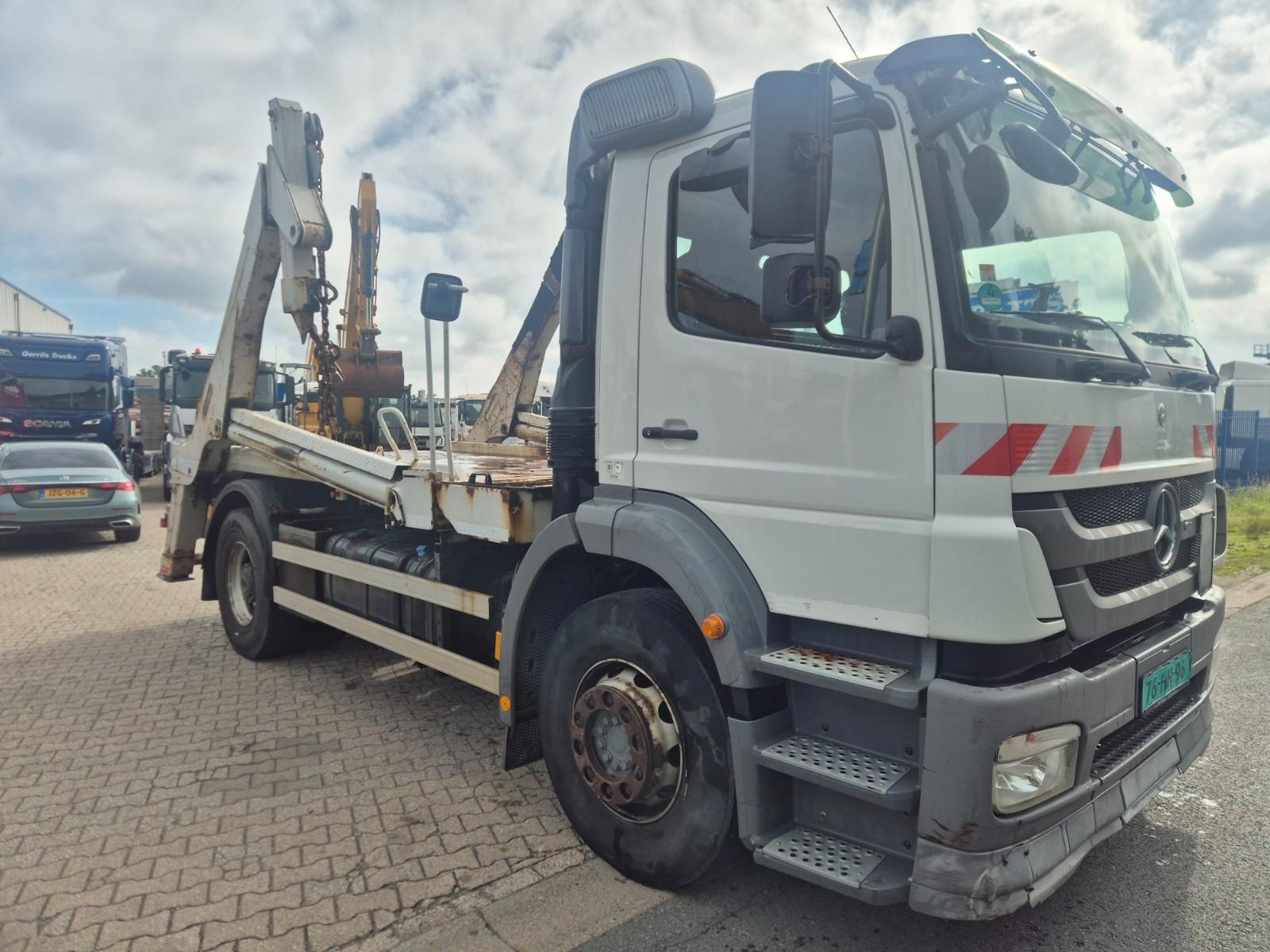 Mercedes-Benz Axor 1833