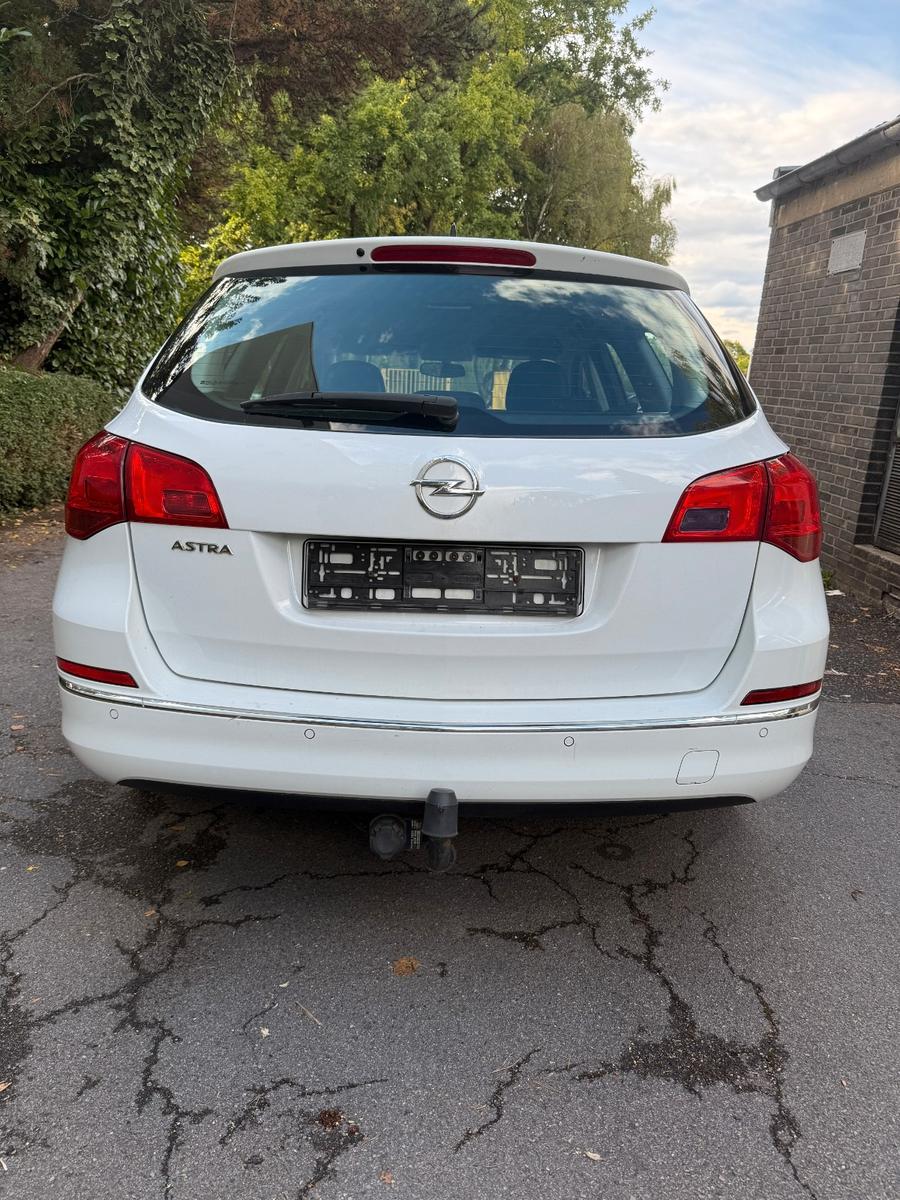 Opel Astra 2015 — photo 6