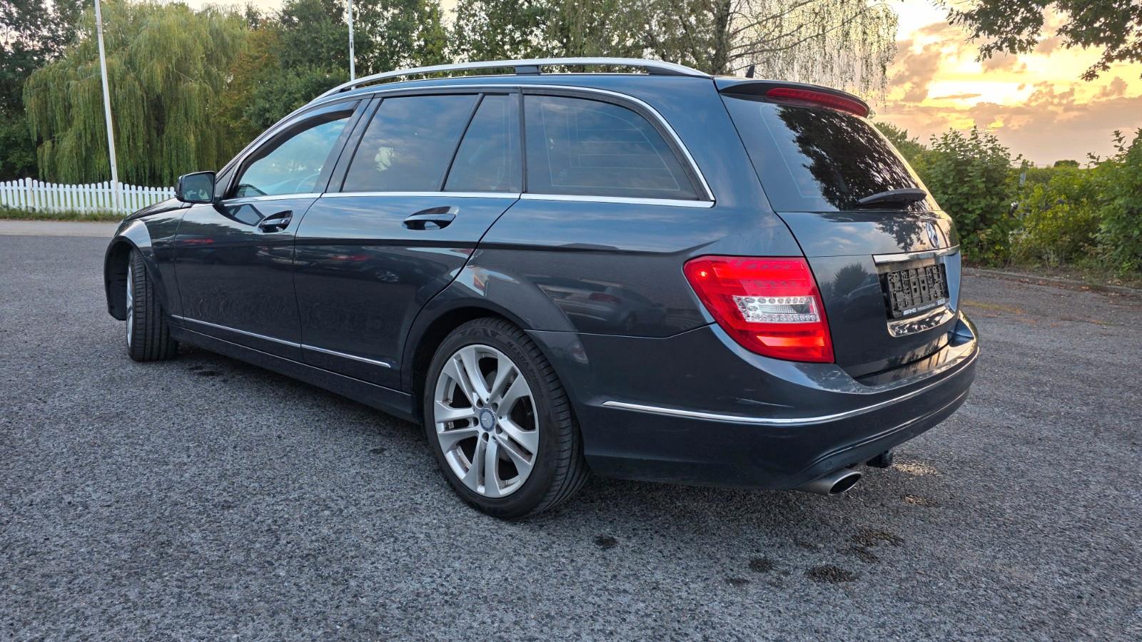 Mercedes-Benz C220 2014 — салон