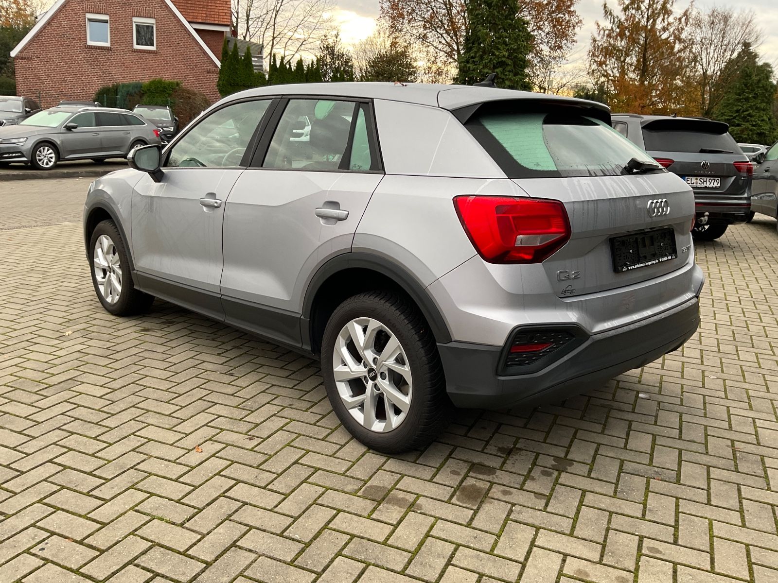 Fahrzeugabbildung Audi Q2 35 TFSI S tronic advanced,Kamera,Navi,LED