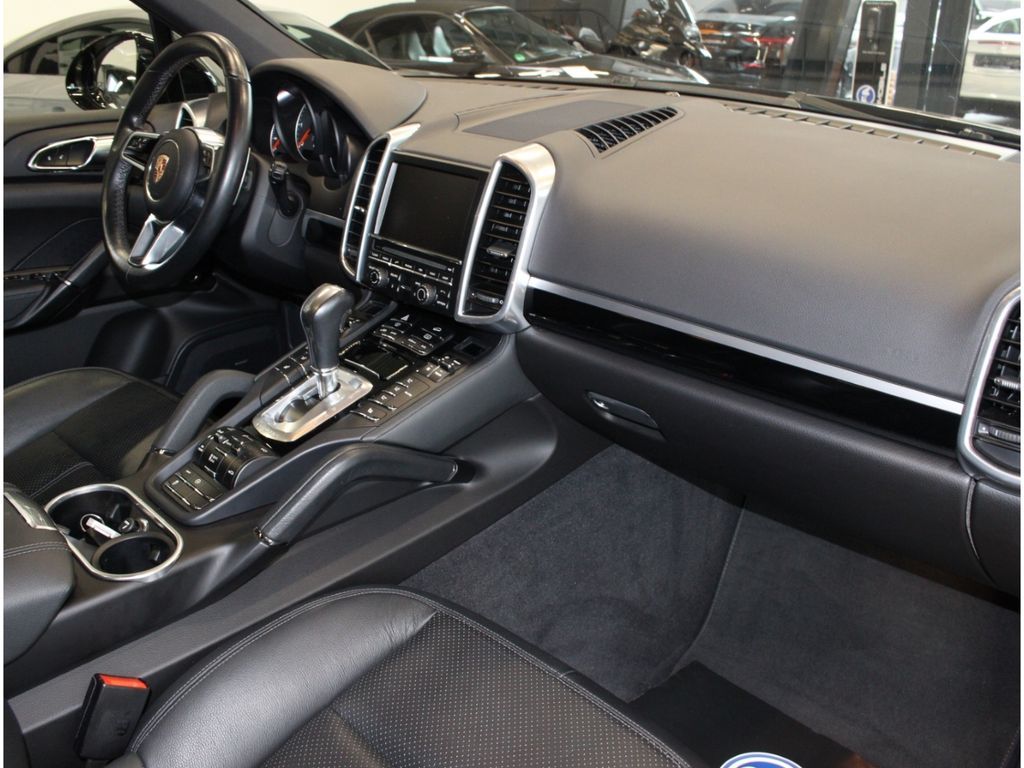 Fahrzeugabbildung Porsche Cayenne Diesel 2. Hand*Pano*Standheizung*21 Zoll