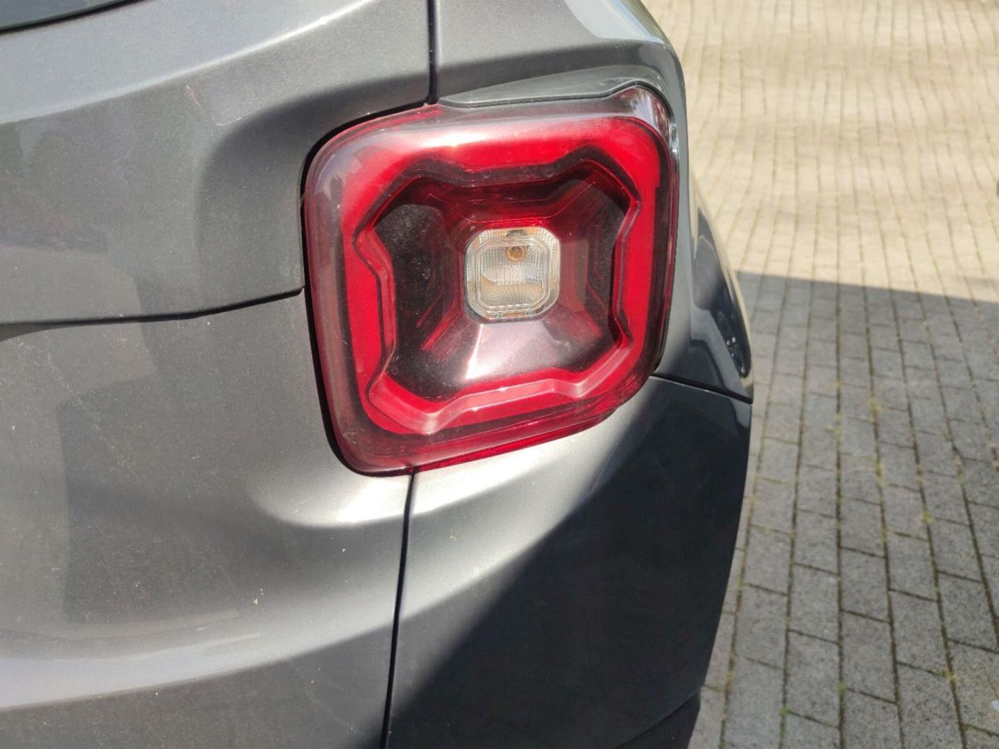 Fahrzeugabbildung Jeep Renegade 1.5 MHEV Summit+MY24+LEDER+LED+NAVI+PAN