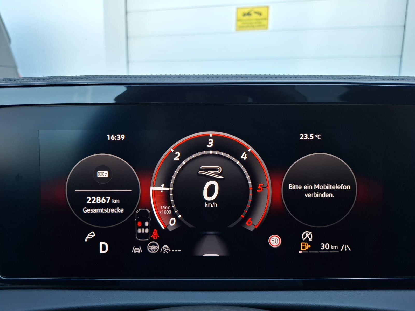 Fahrzeugabbildung Volkswagen Tiguan 2.0 TDI 4M R-Line BLACK*PAN*HK*AHK*MATRIX