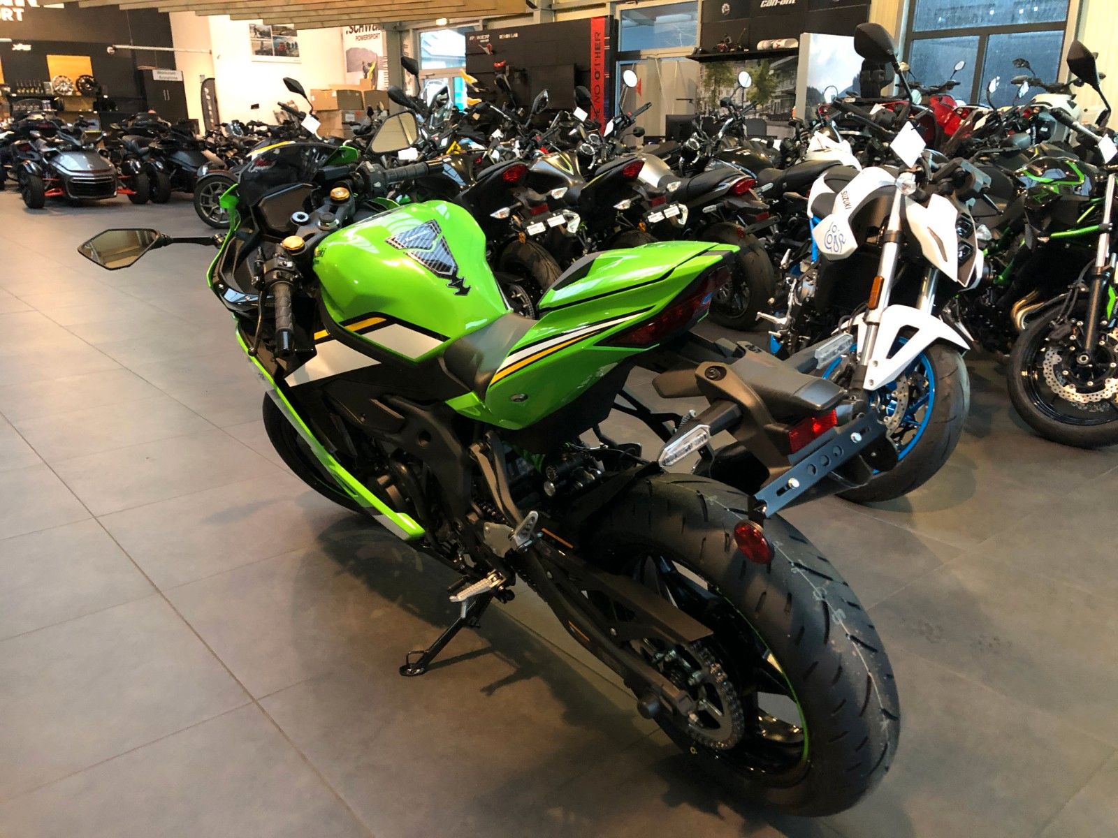 Fahrzeugabbildung Kawasaki Ninja ZX-4RR Performance