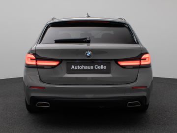 Fahrzeugabbildung BMW 520d Kamera HUD DAB Lenkrhzg Massage AHK Alarm