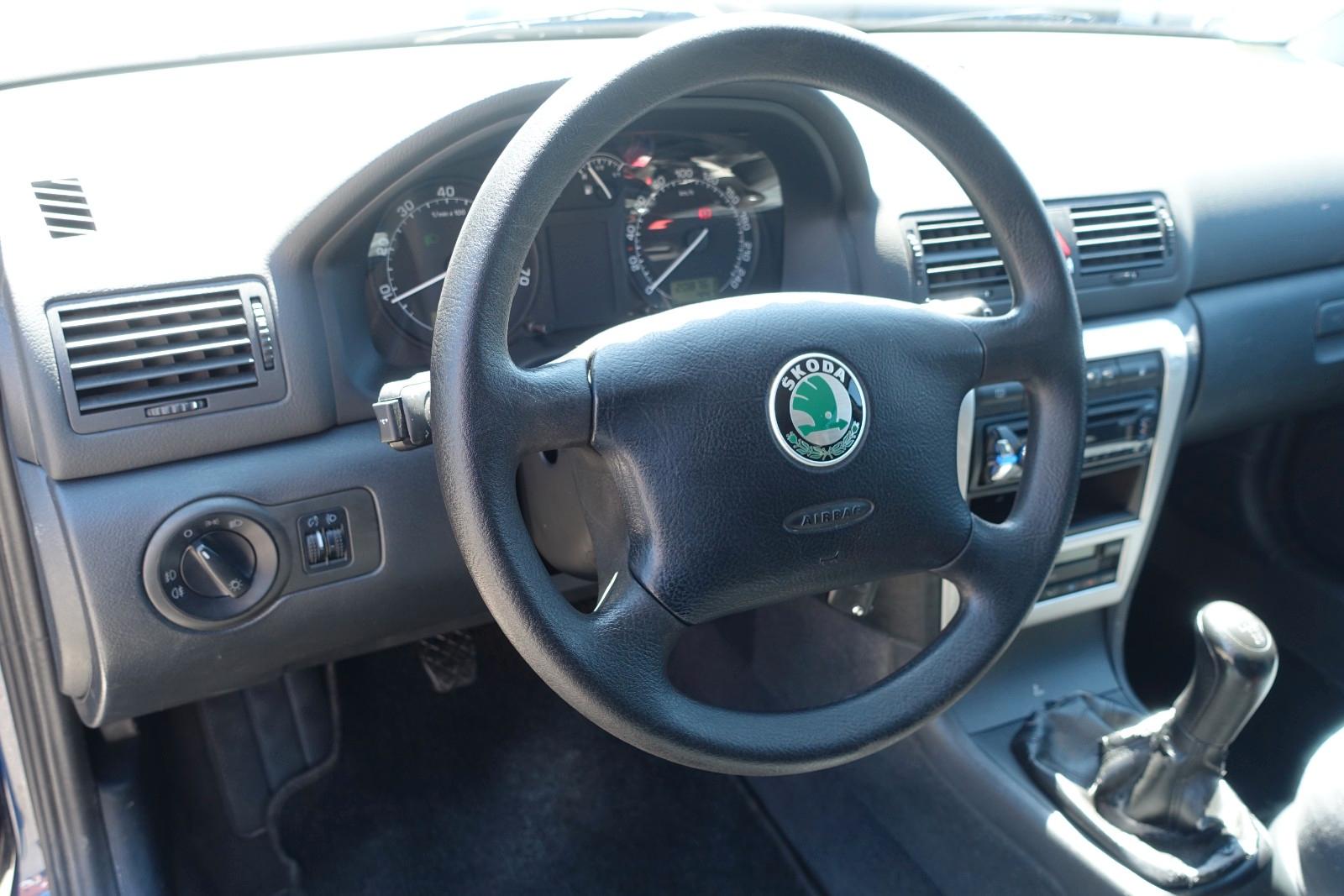 Skoda Octavia 2004 — photo 9