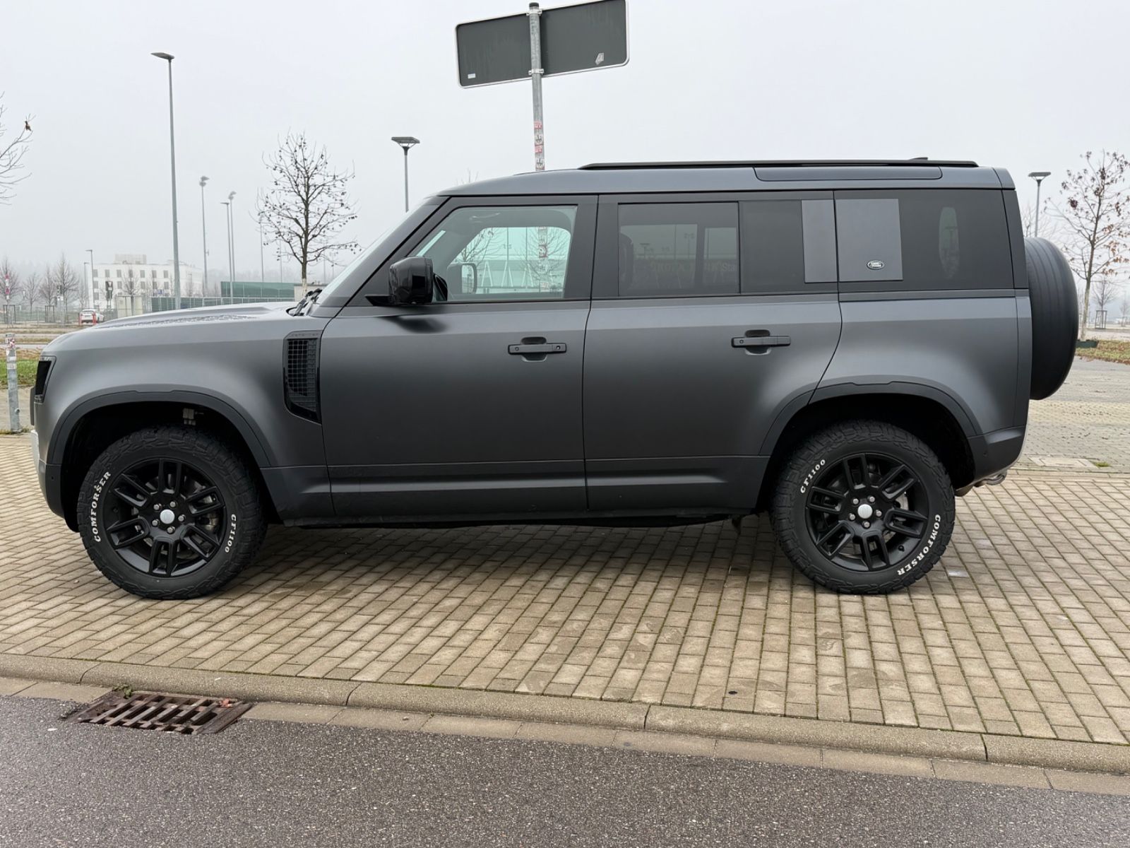 Land Rover Defender 110 S AHK Luftfahrwerk 360° Black P foto 4