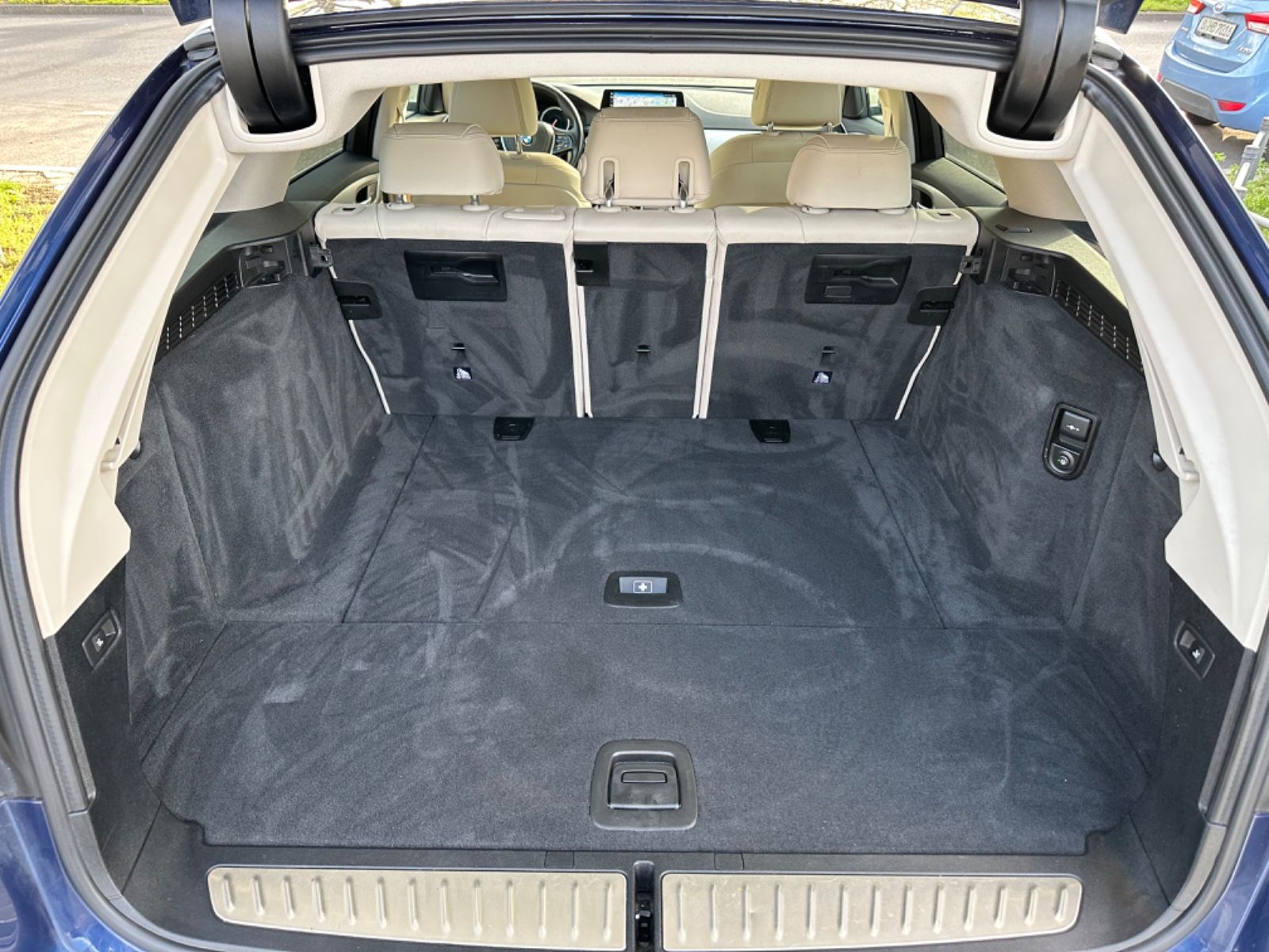 Fahrzeugabbildung BMW 530d xDrive*HeadUp*Softclose*AHK*Totwinkel*