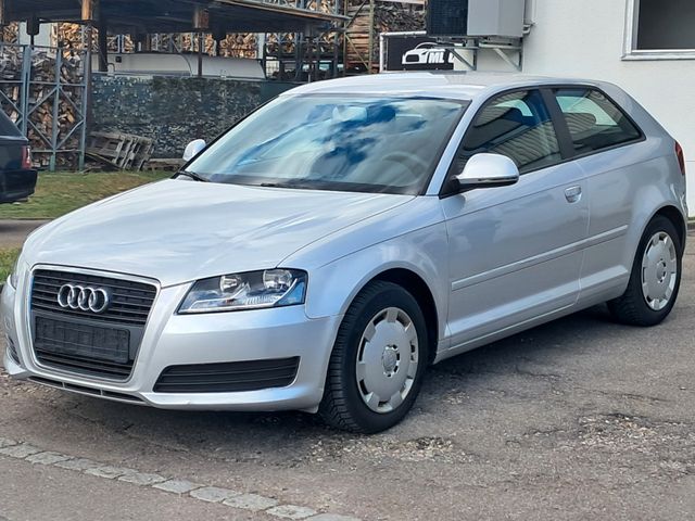 Audi A3 1.6 Attraction * Klimaautomatik