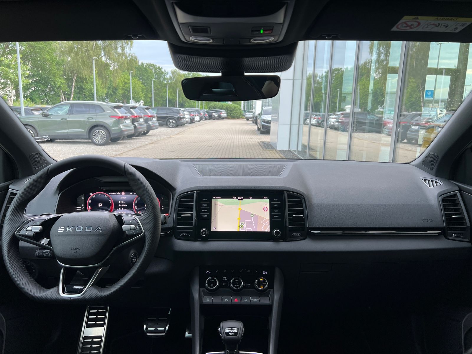 Fahrzeugabbildung SKODA Karoq Sportline 2.0 TSI 4x4 DSG *CANTON, AHK, 19