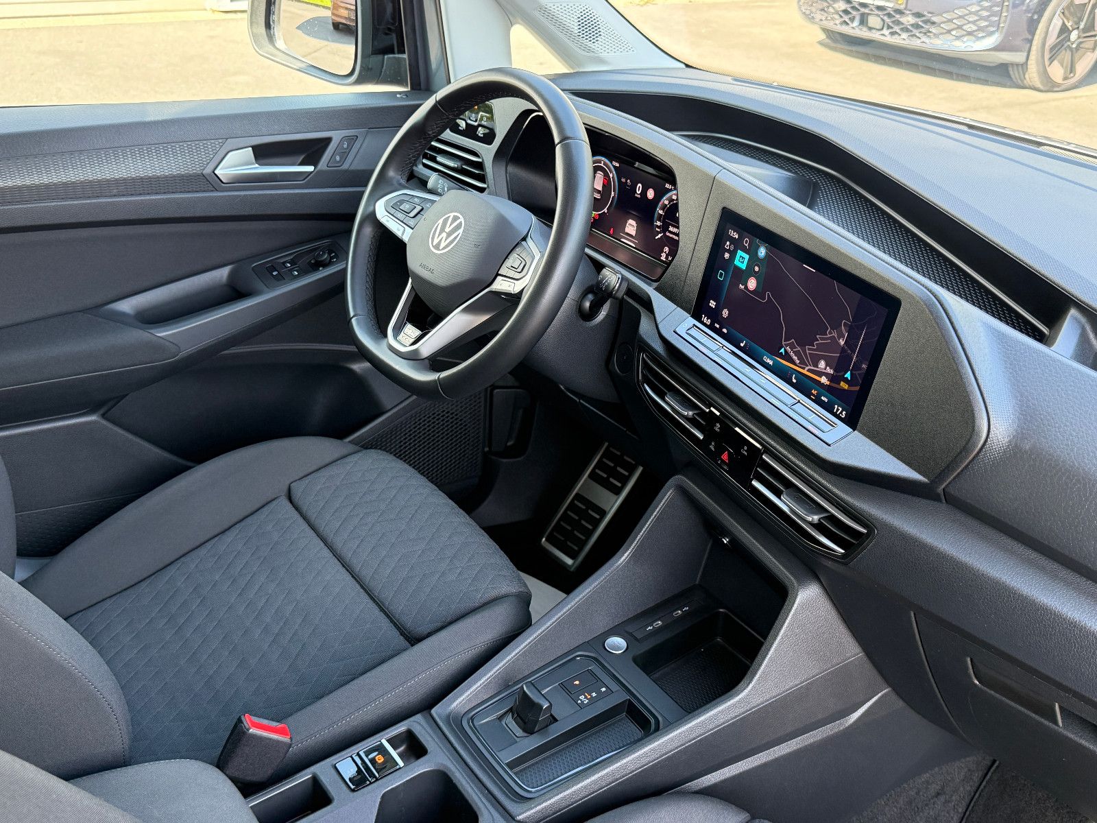 Fahrzeugabbildung Volkswagen Caddy Goal 2.0 TDI DSG ACC AHK Navi LED Sthz Kam