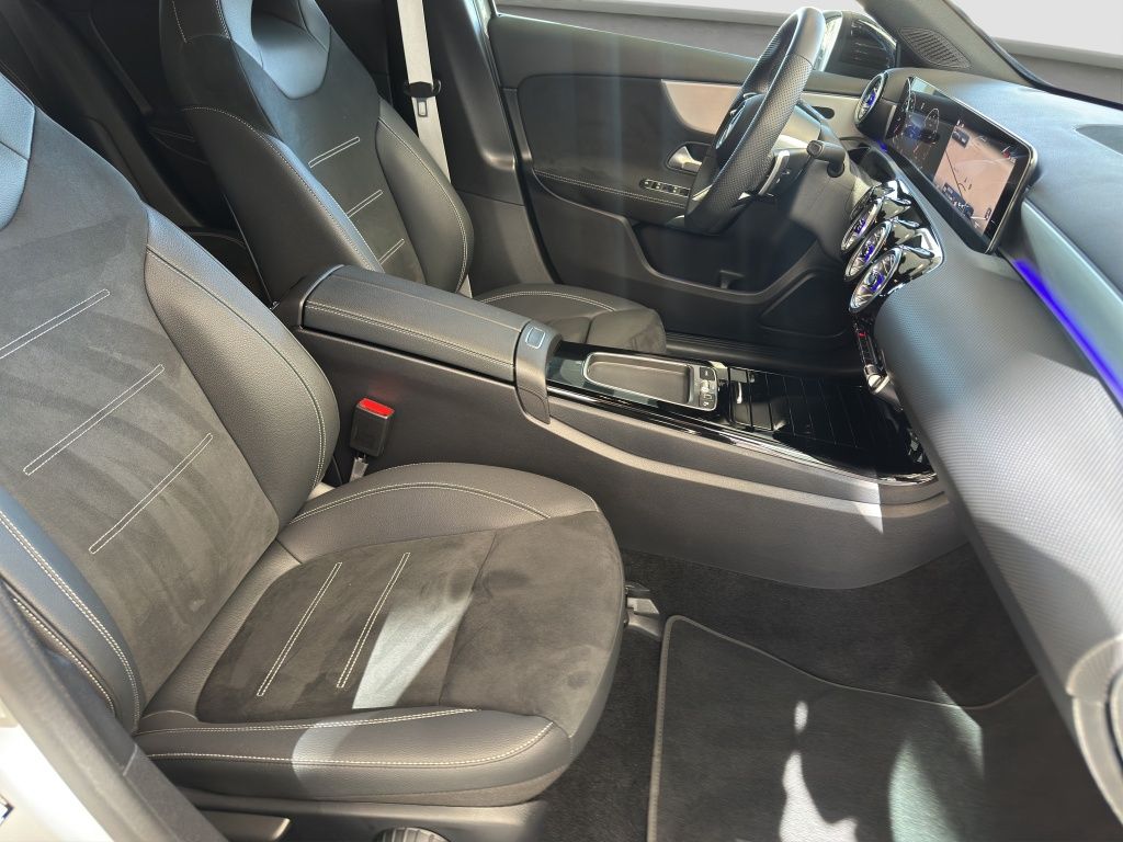 Fahrzeugabbildung Mercedes-Benz A 200 AMG Line*Night Paket*Kamera*KEYLESS-GO