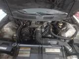 Pontiac Firebird Auto - - Pontiac Firebird mit Benzin-Antrieb