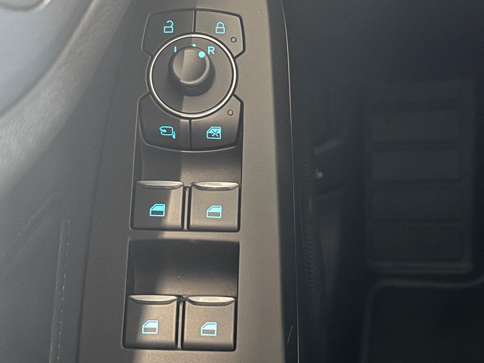 Fahrzeugabbildung Ford Focus Active X Turnier Automatik LED NAVI CAM