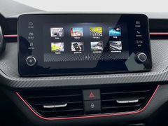 SKODA Kamiq Monte Carlo MATRIX PLA SHZ VC 5 J Garantie