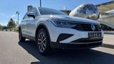 Volkswagen Tiguan Life Sport-Utility AHK/LED/ACC/ 1.Hand - Volkswagen Tiguan: Limousine