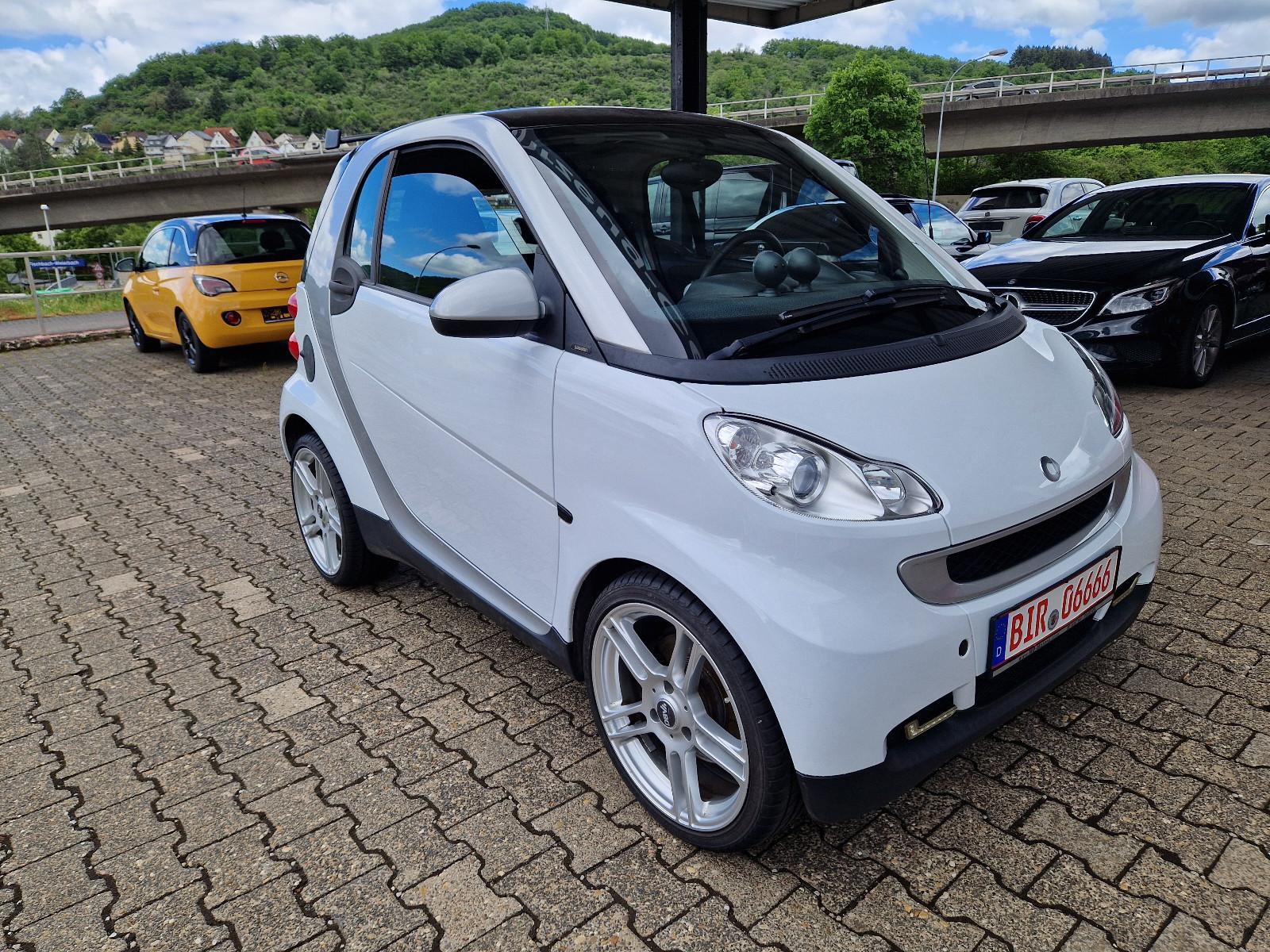 Smart ForTwo coupe Micro Hybrid Drive 52 kW 17 Zoll