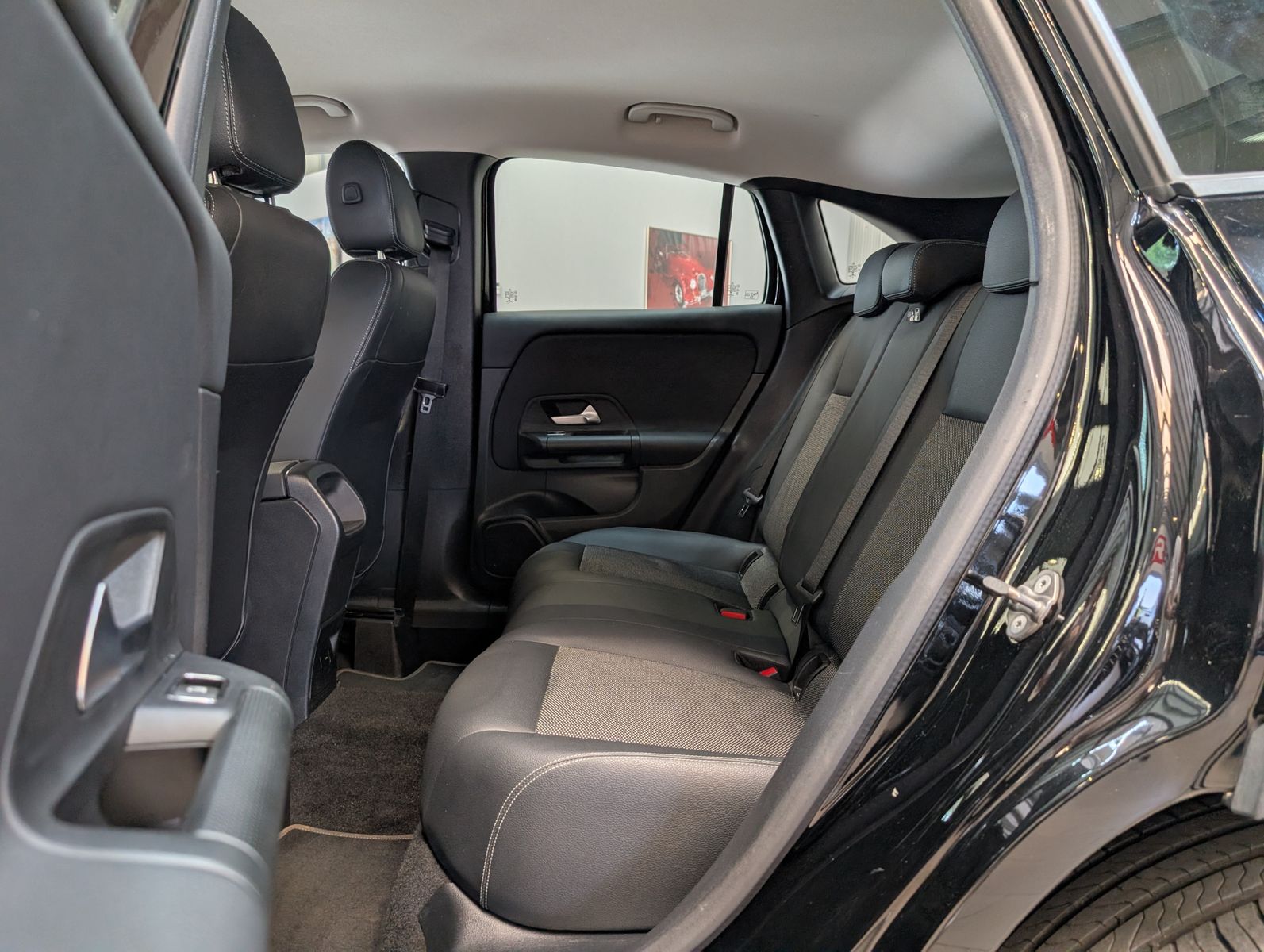 Fahrzeugabbildung Mercedes-Benz GLA 250 e EQ LED*NAVI*CARPLAY*SPURH.*PARKASSIST*