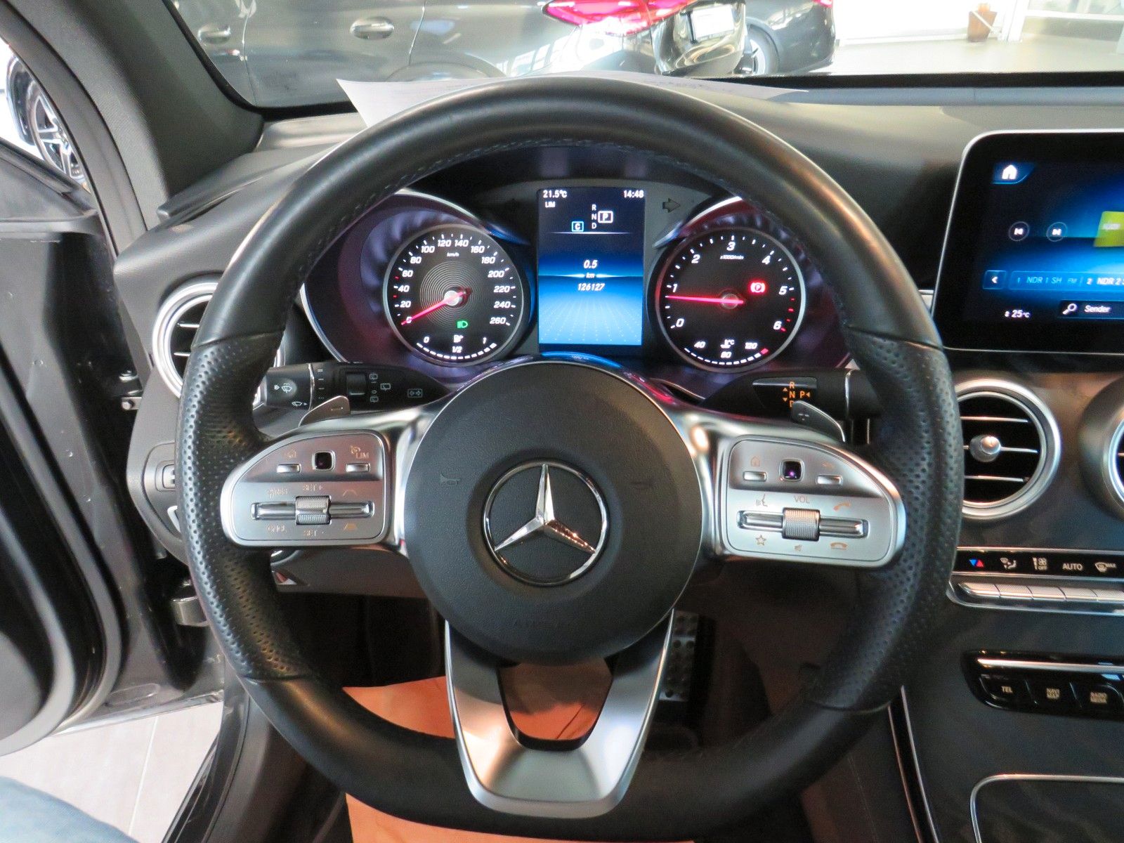 Fahrzeugabbildung Mercedes-Benz GLC 220 d 4M*AMG*AHK*Distronic*CAM*LED