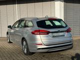 Ford Mondeo Kombi Hybrid Titanium - Ford Mondeo: Titanium
